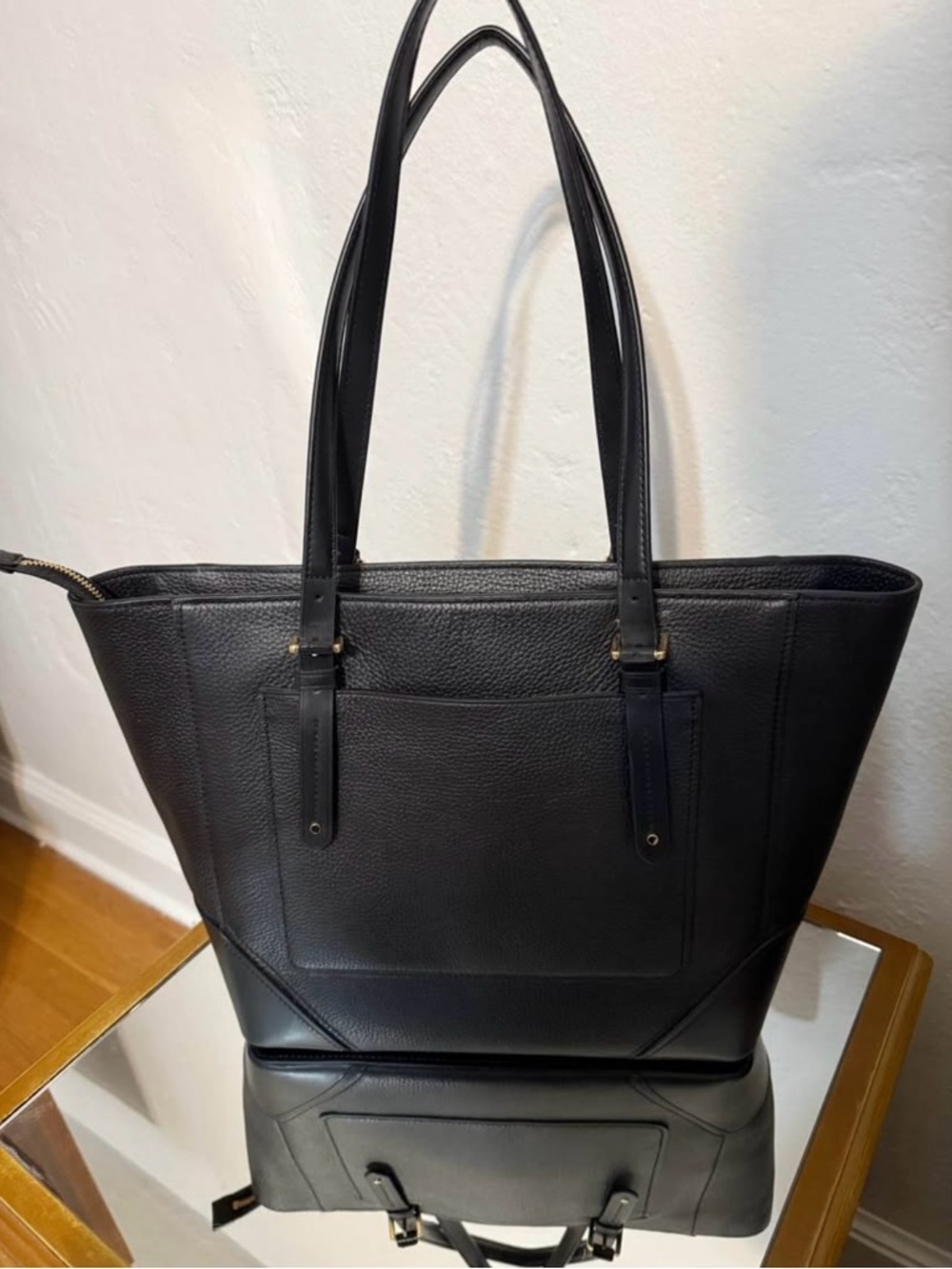 Michael Kors Quinn Large Black Leather Tote - Picture 2 of 4